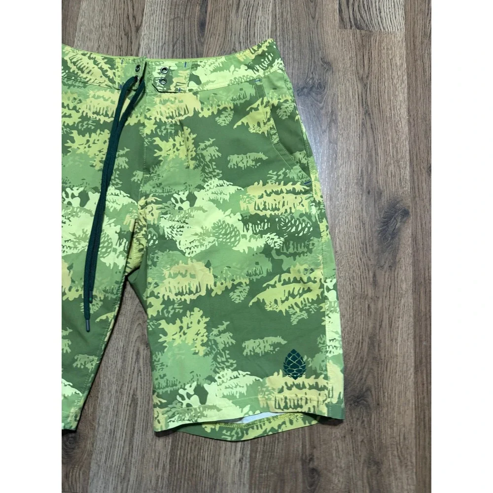 Stio Board Shorts Mens 30 Green Camo Outdoor Performance Excellent Condition